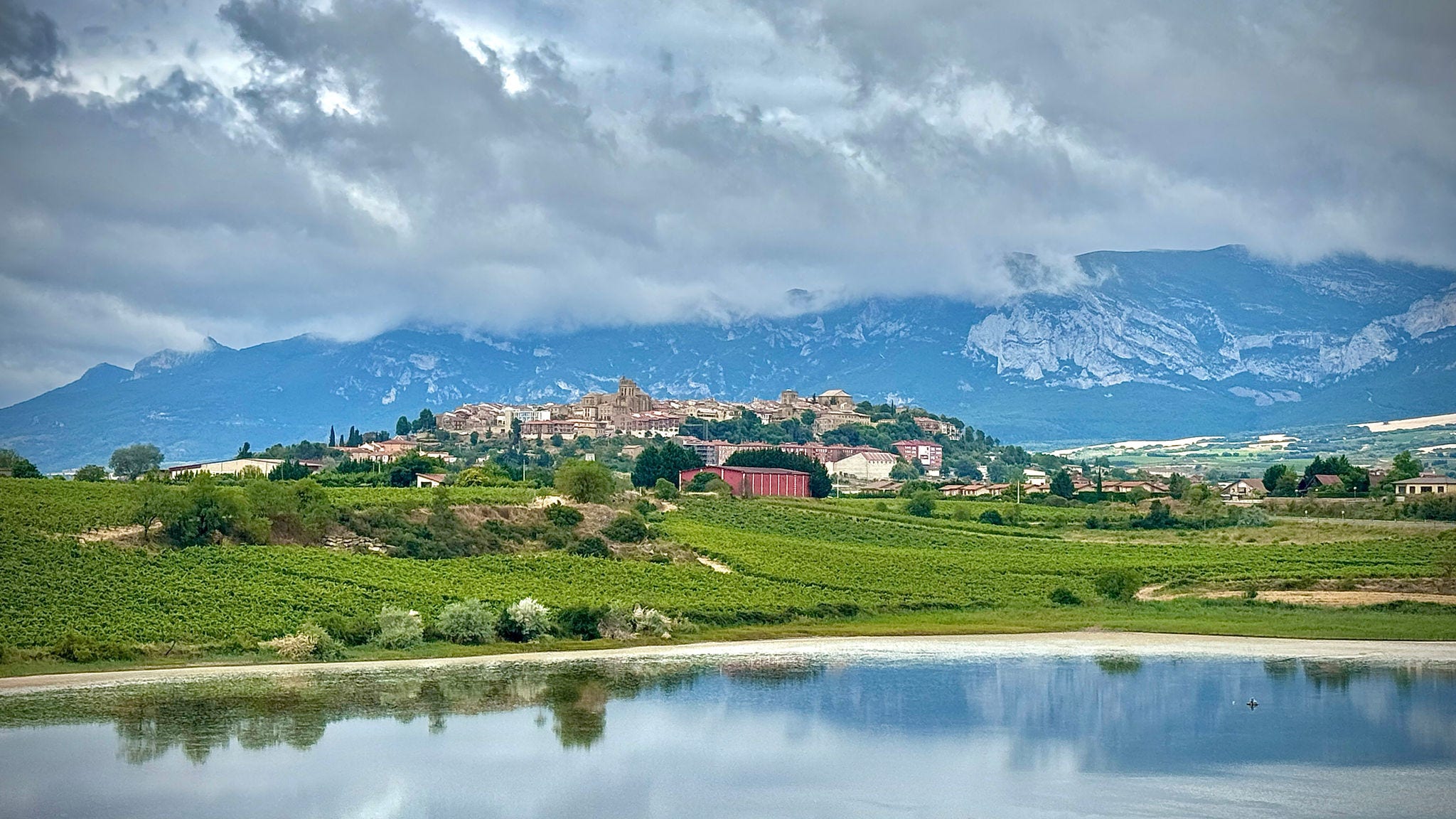 Laguna de Carralogroño en Laguardia (Rioja Alavesa). Foto de archivo: David Lamaza Laguna de Carralogroño en Laguardia (Rioja Alavesa). Foto de archivo: David Lamaza
