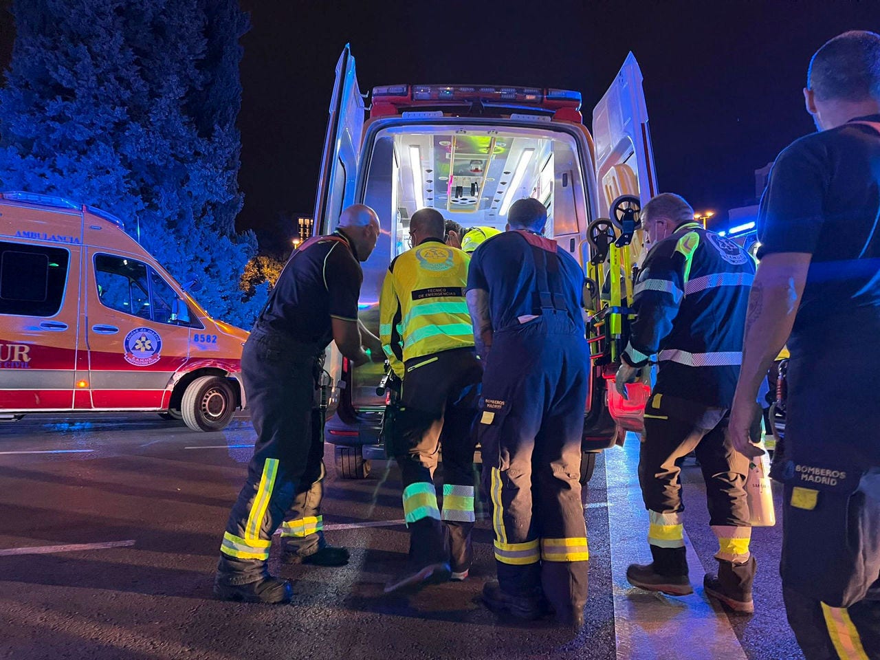 Traslado de uno de los heridos en el restaurante madrileño el pasado viernes. Foto: EFE Traslado de uno de los heridos en el restaurante madrileño el pasado viernes.