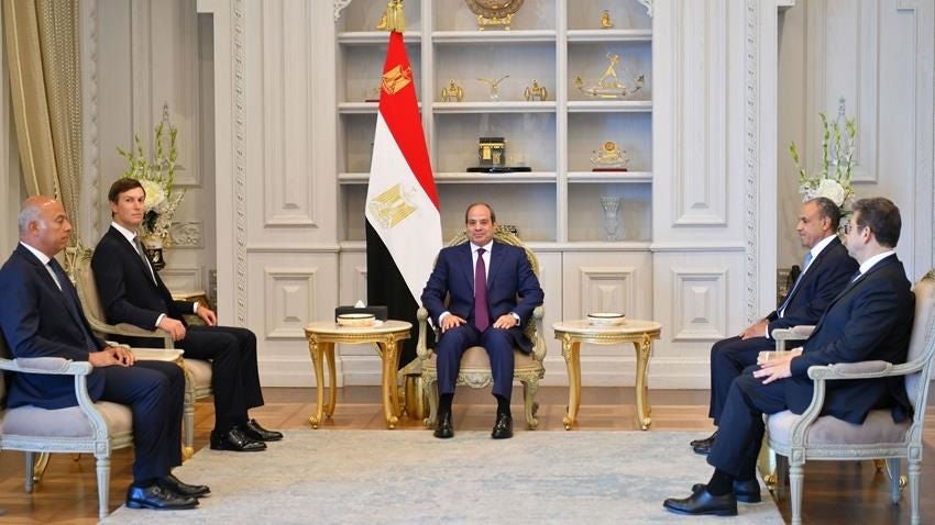 Jared Kushner se reúne en El Alamein con el presidente de Egipto, Abdelafatá al Sisi, a 16 de agosto de 2026



REMITIDA / HANDOUT por PRESIDENCIA DE EGIPTO

Fotografía remitida a medios de comunicación exclusivamente para ilustrar la noticia a la que hace referencia la imagen, y citando la procedencia de la imagen en la firma

16/8/2026