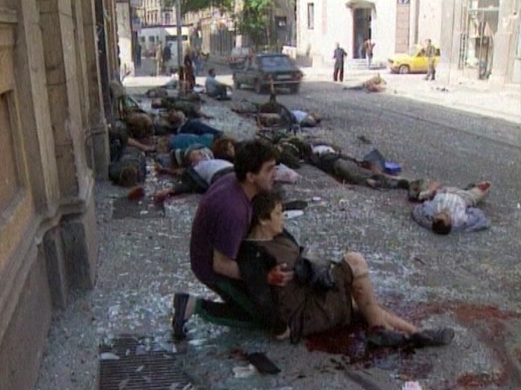 <img style="float:left;margin:5px;" src="http://10.126.2.21/media/images/2012/04/05/638295/638295_BOSNIA_1024x576_thumbnail.JPG"/><br/><strong>bosnia eitb</strong>