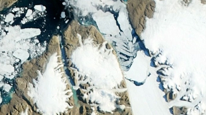 <img style="float:left;margin:5px;" src="http://10.126.2.21/media/images/2012/07/19/689406/689406_iceberg_thumbnail.jpg"/><br/><strong>iceberg Groenlandia eitb</strong>