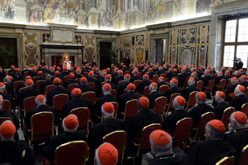 El papa emérito en su despedida. Foto: Efe