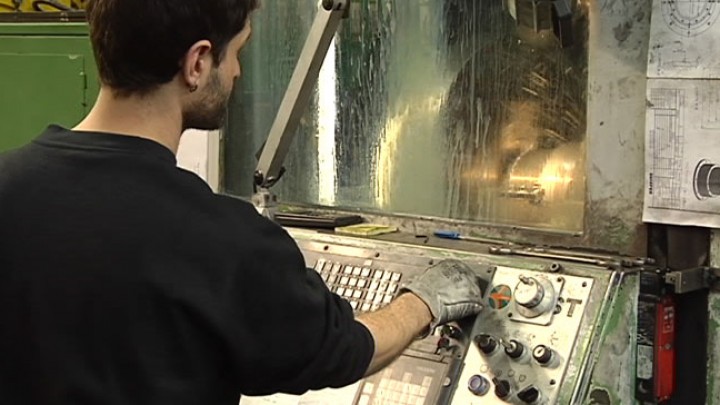 Un trabajador en su puesto de trabajo