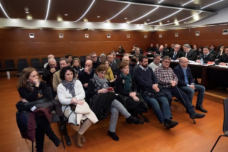 26 AKUSATUAK DE MIGUEL AUZIA EPAIKETA JUICIO EFE