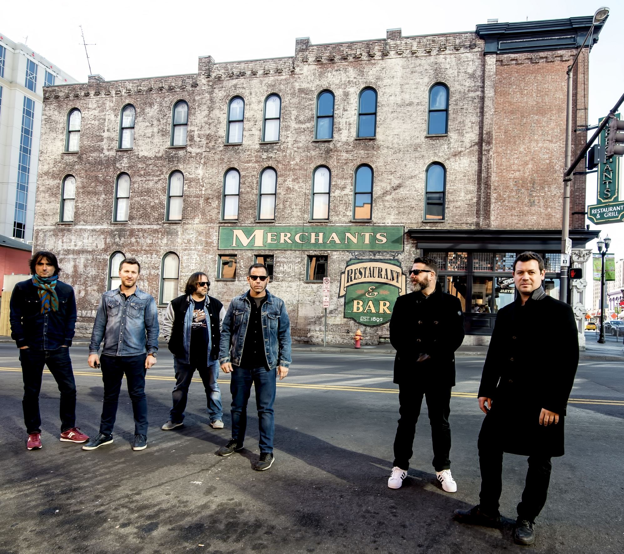 Travellin' Brothers taldeak igandean joko du jaialdian