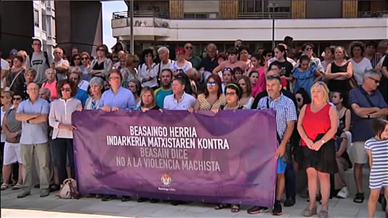 Concentración en Beasain en julio de 2019 por la violación que se juzga ahora. Foto: EITB Media