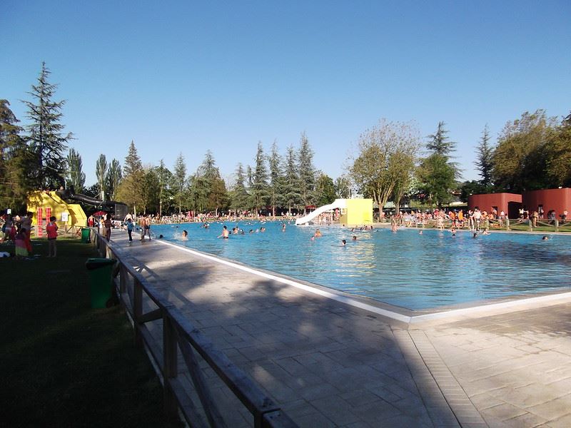 Piscina de Gamarra. Foto: Angel Perez.