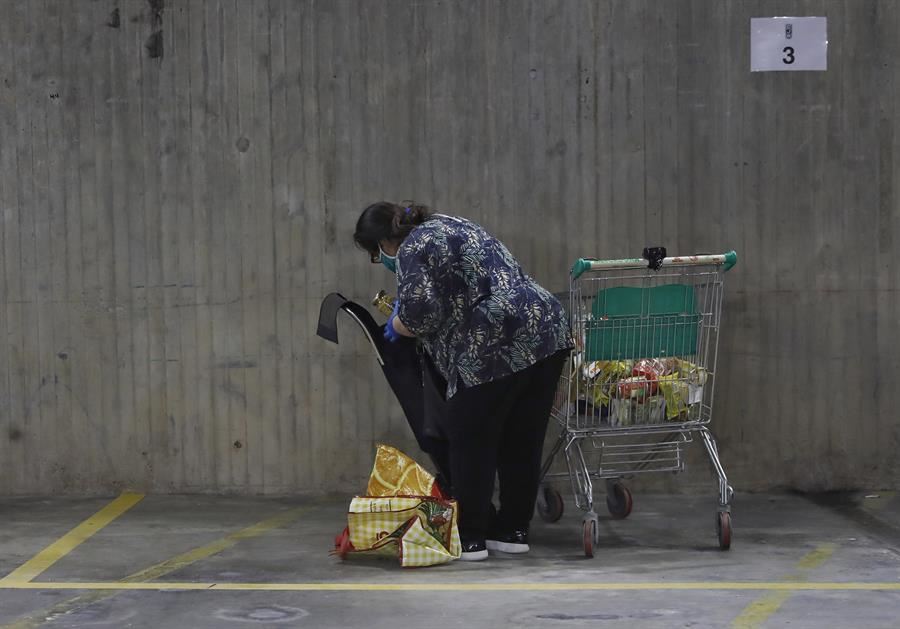 La pandemia ha enriquecido a los ricos, mientras un millón de personas han caído en la pobreza. EFE
