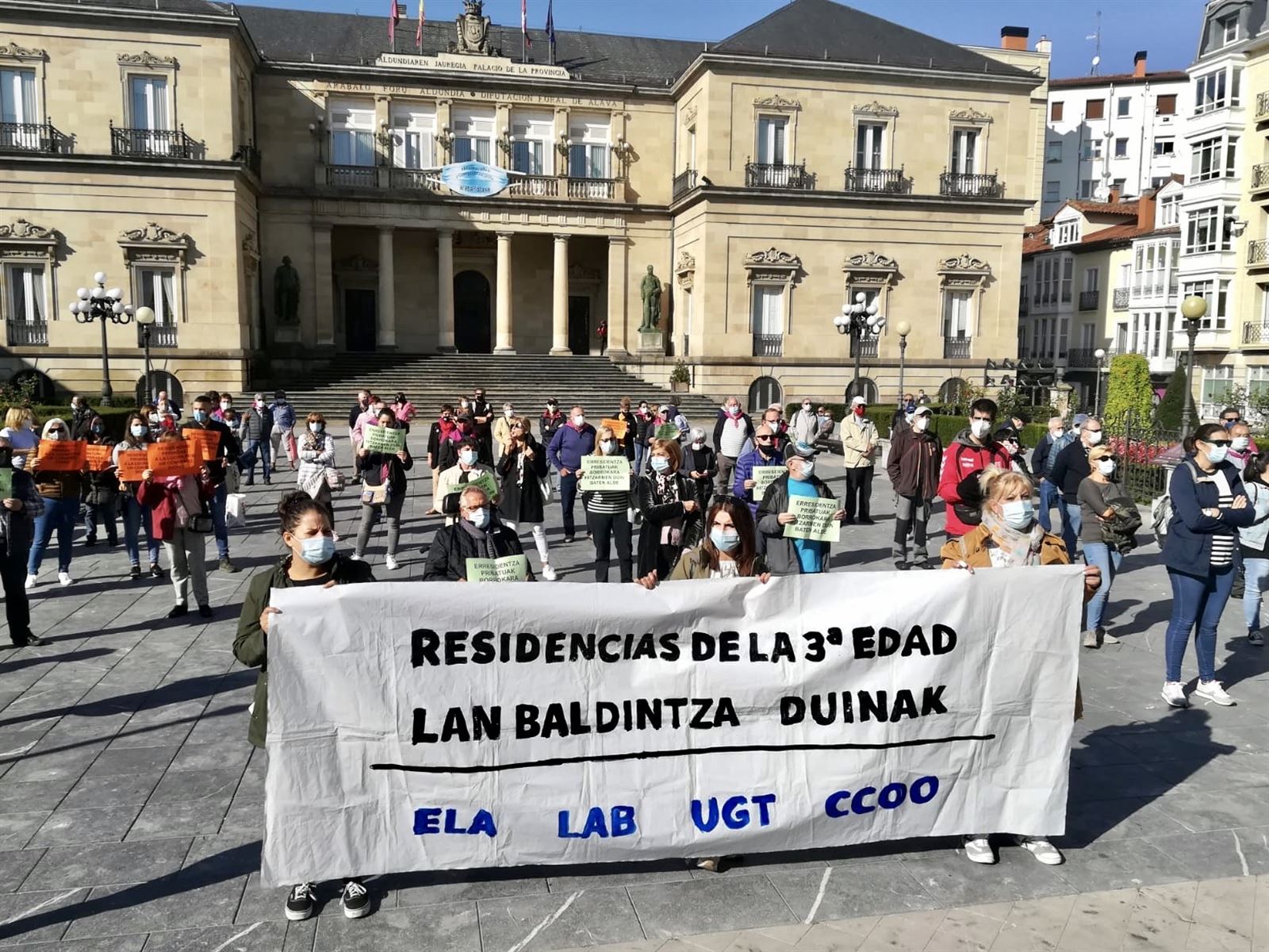 CONCENTACION SINDICATOS RESIDENCIAS PRIVADAS ARABA