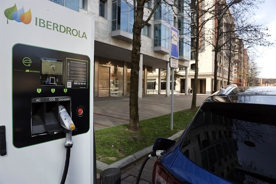 COCHE ELECTRICO AUTO ELEKTRIKOA EFE