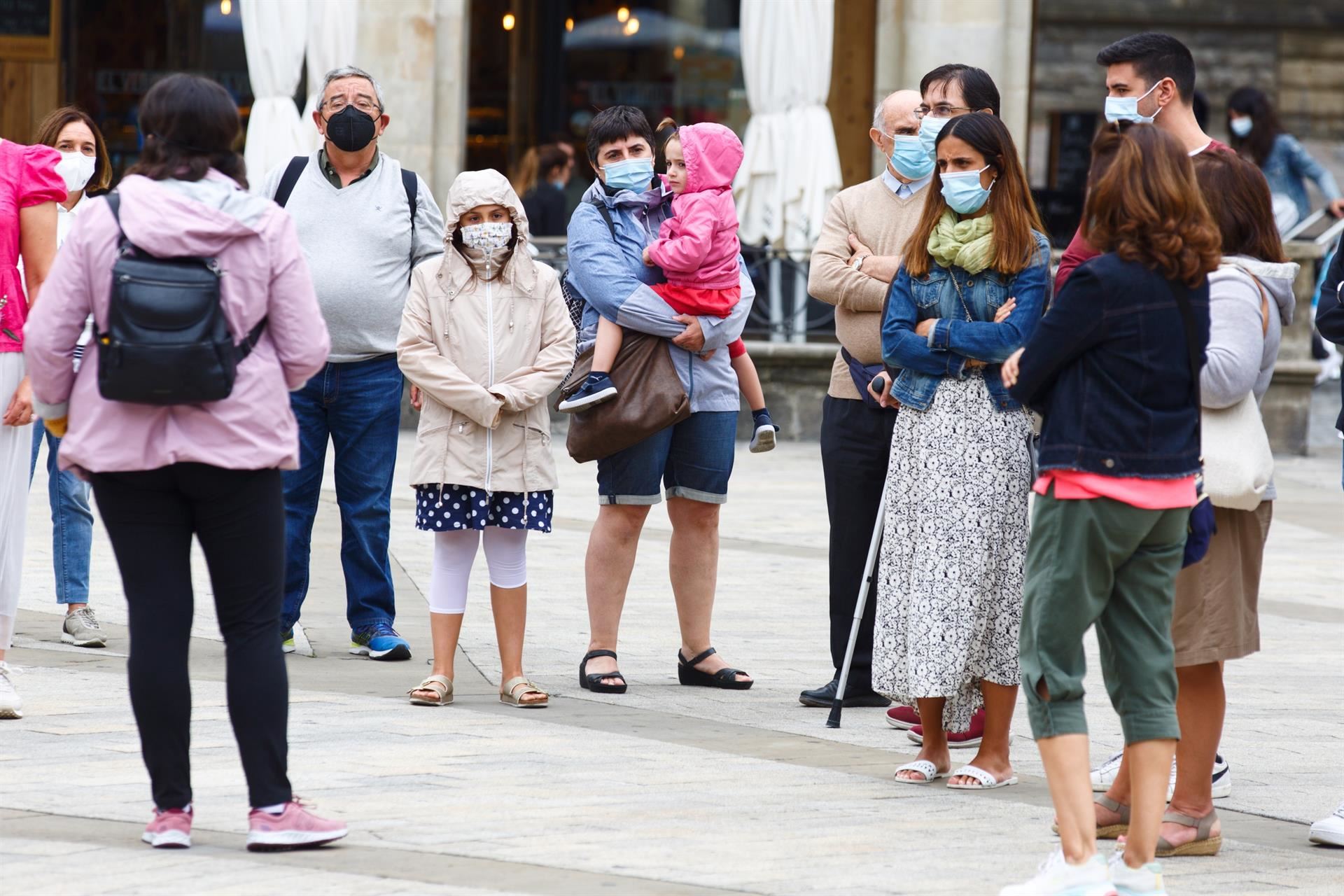 Un grupo de turistas en Vitoria-Gasteiz. Foto de archivo: EFE
