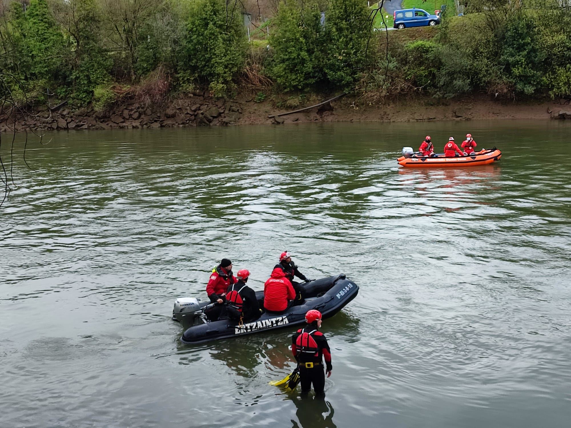 Continúa la búsqueda del migrante desaparecido en Irun. Foto: EFE