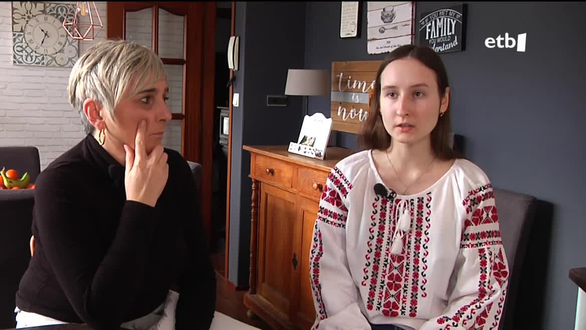 Anabel Elorza eta Natalia Zhyvotovska. EITB Mediaren bideo batetik ateratako irudia.