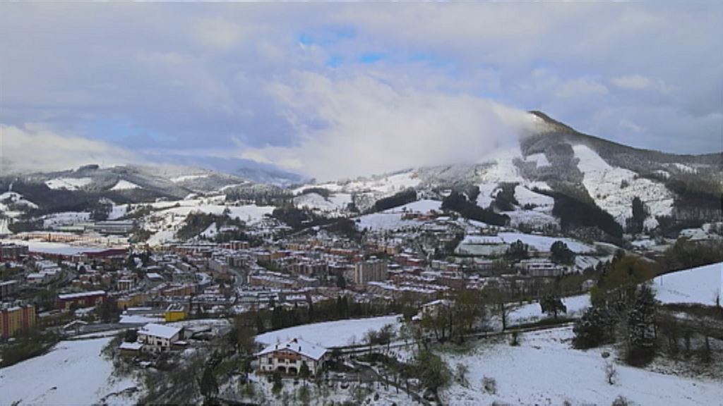 20220402130235_urola-zumarraga-urretxu-goitik-elurra-dronetik_