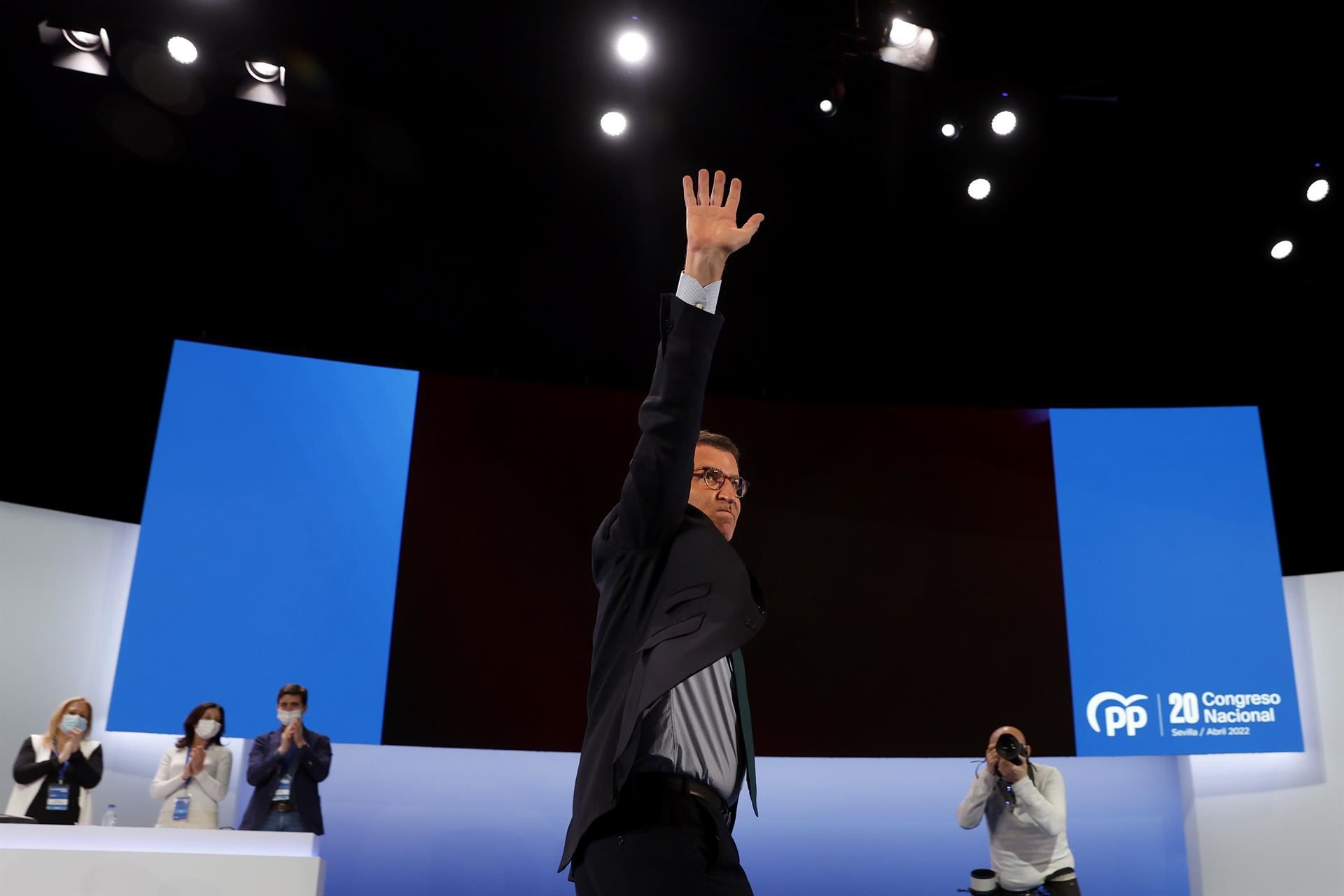 Alberto Nuñez Feijóo, tras ser proclamado presidente del PP. Foto: EFE