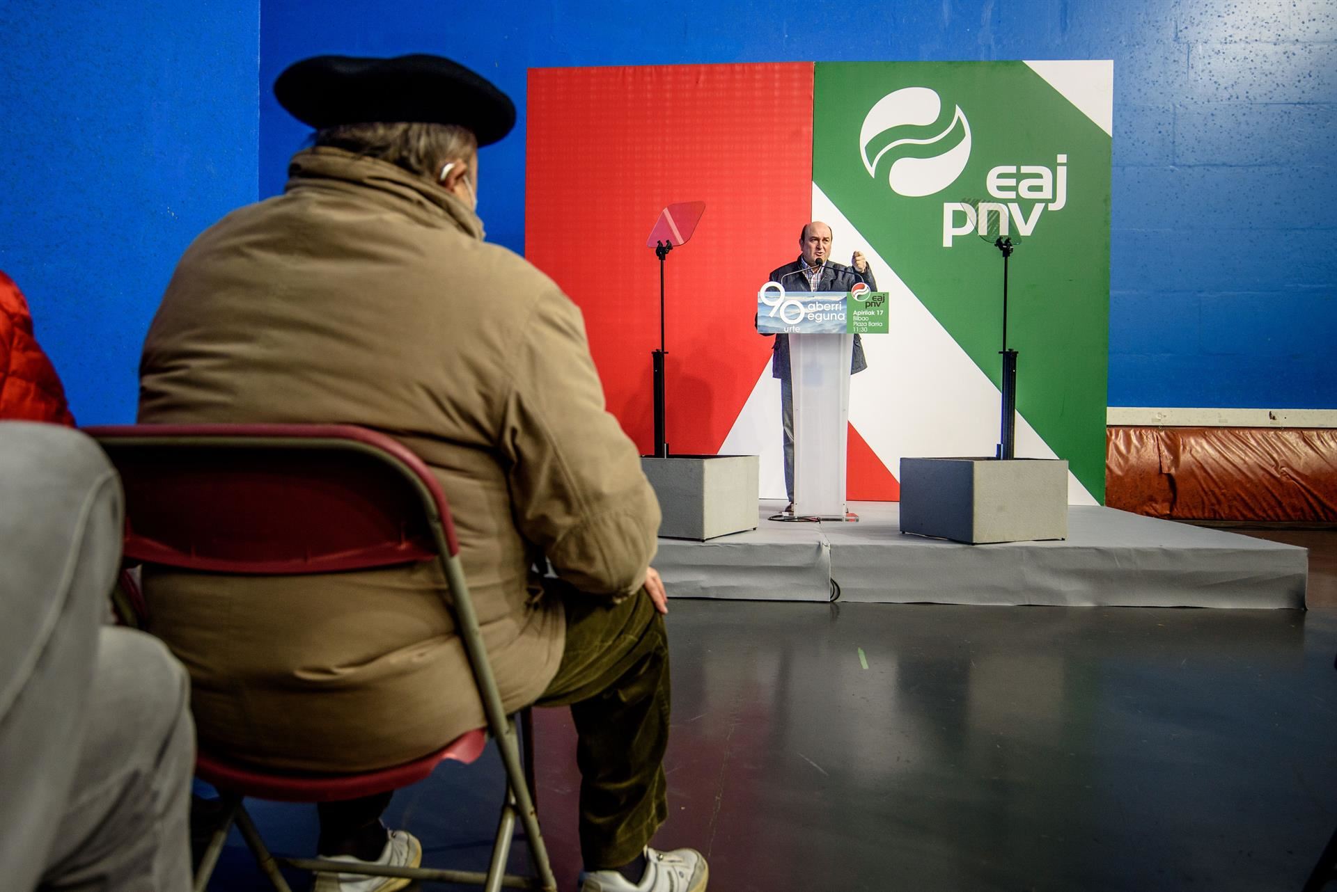 Mítin de Andoni Ortuzar.