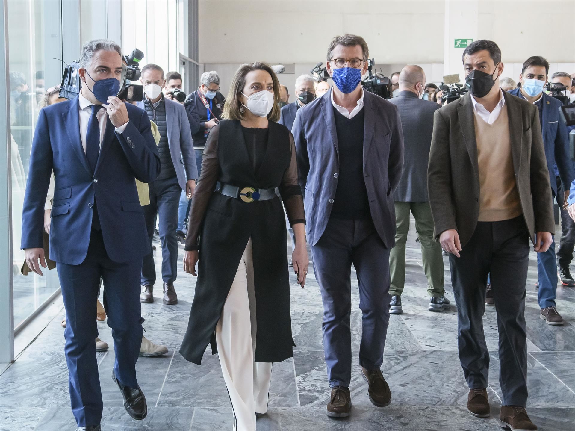 Bendodo, Gmarra, Feijóo y Moreno, hoy en Sevilla. Foto: EFE