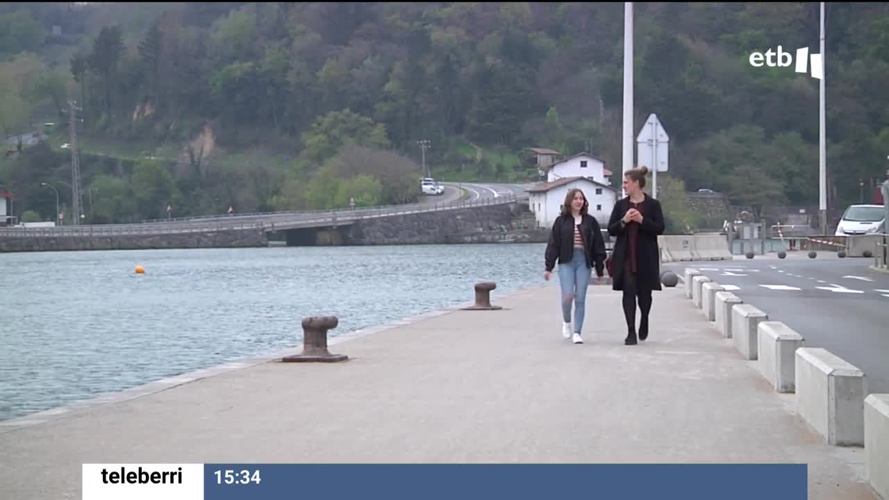 Jóvenes ucranianas. Una foto sacada de un vídeo de EITB Media.