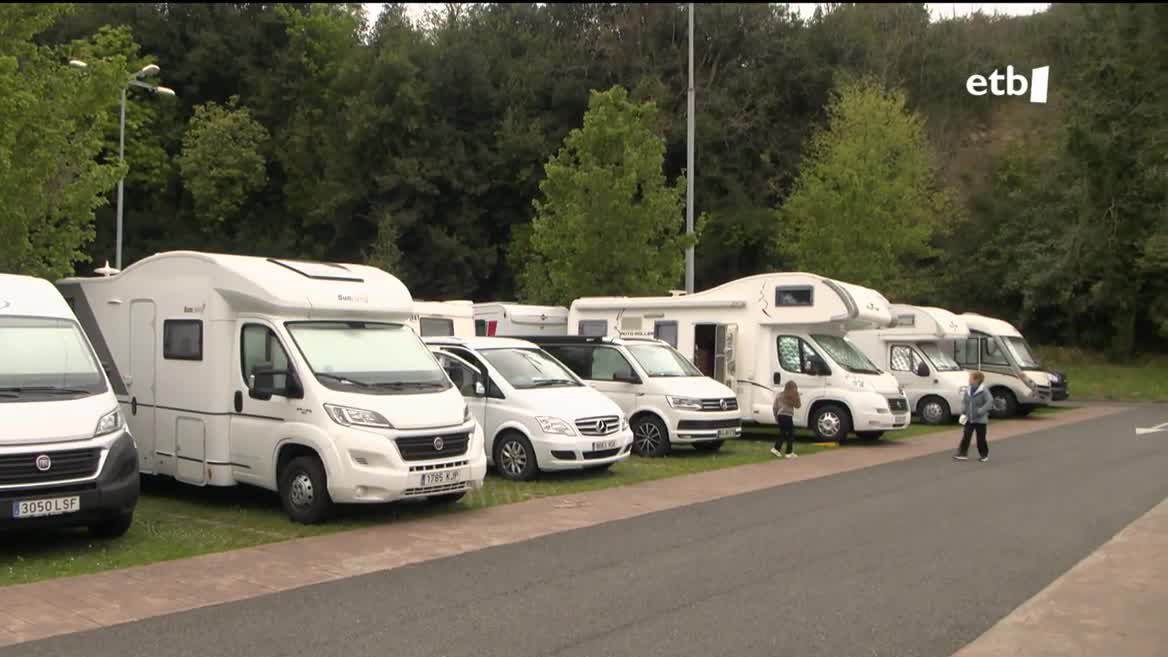 Autokarabanak. EITB Mediaren bideo batetik ateratako irudia.
