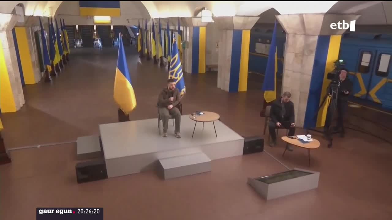 Ukrainako presidentearen arabera, Vladimir Putin da gatazka amaitu dezakeen bakarra, "berak hasi zuelako". Hala ere, Errusiak Mariupolen geratzen diren tropak suntsitzen baditu eta okupatutako eremuetan anexio-erreferenduma egiten badu elkarrizketak etengo dituela ohartarazi du.