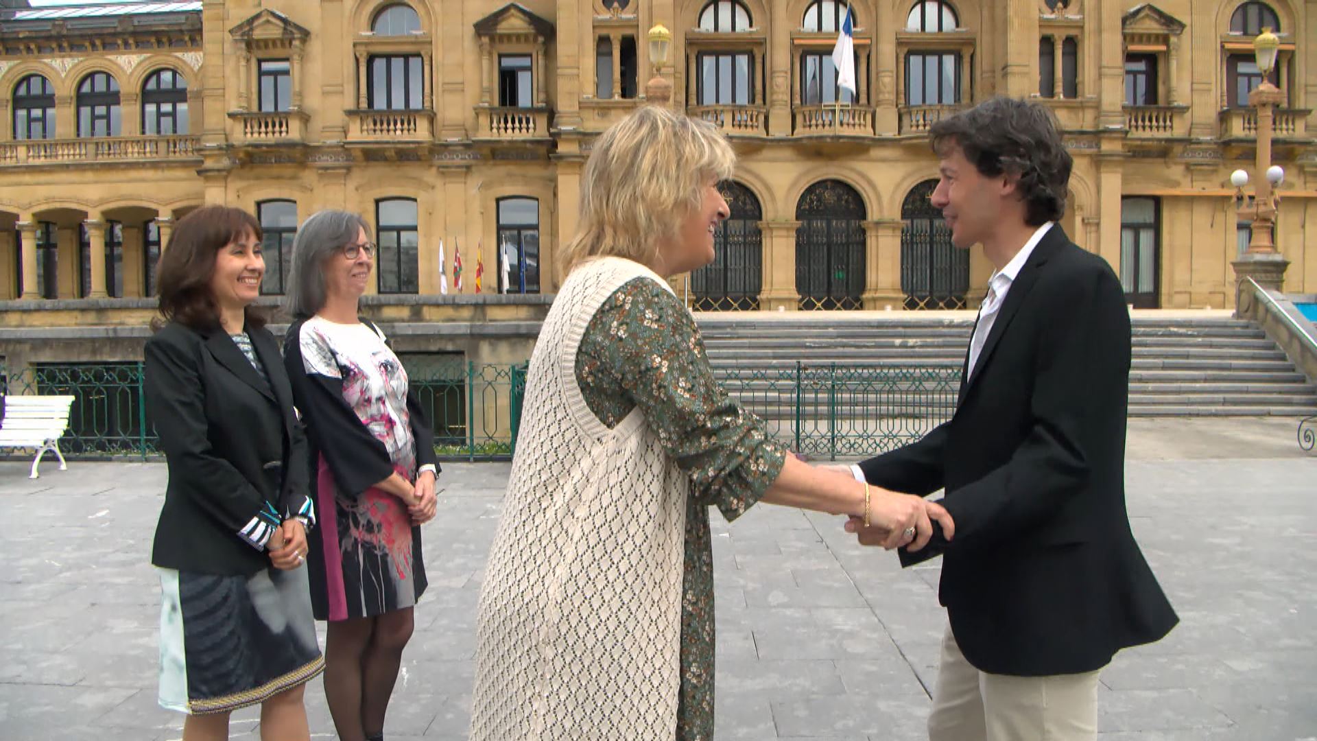 Iker Arrue recibe el reconocimiento del mundo de la danza
