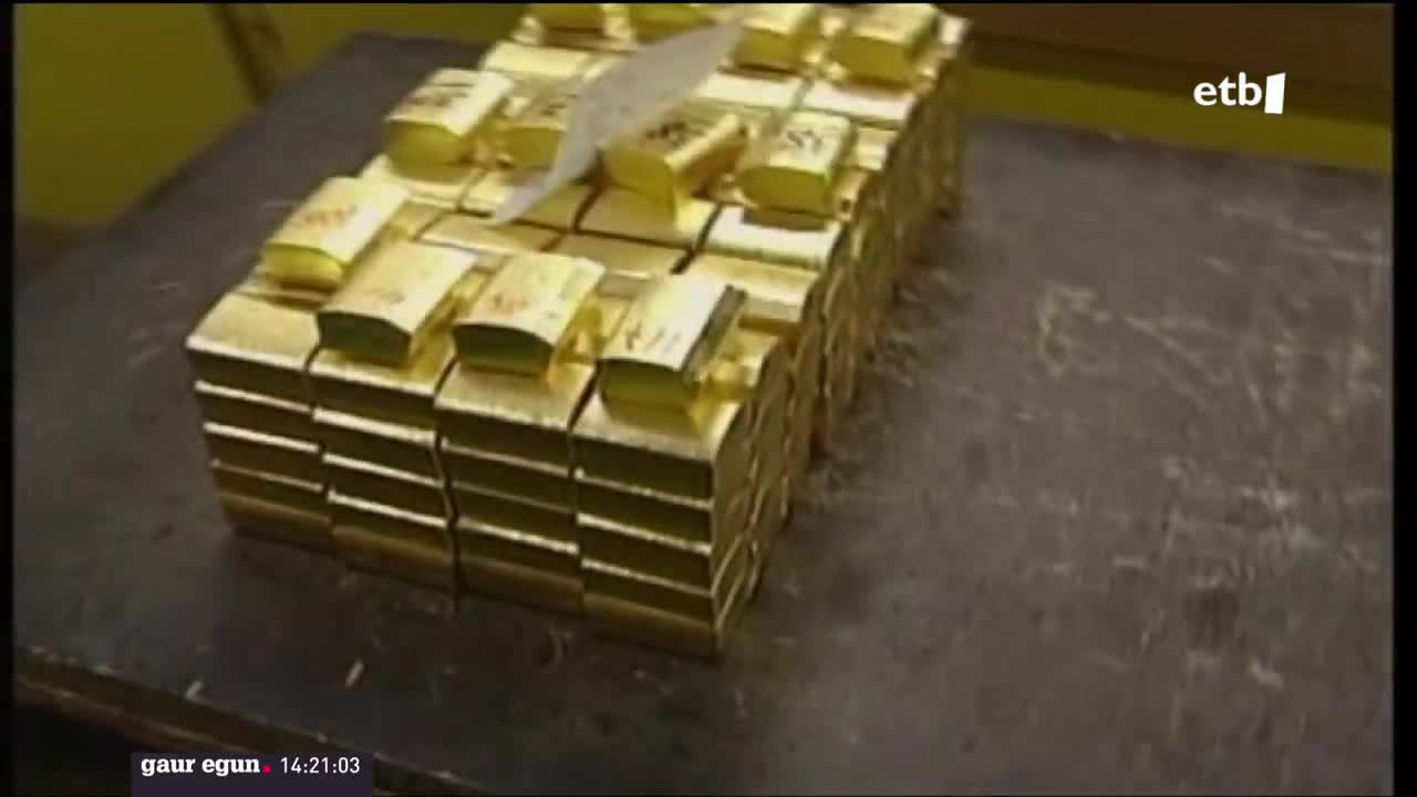 Krisialdi eta ziurgabetasun-garaietan, urrea izan ohi da inbertsiorik seguruena. Otsailean hasi zen gerra, eta martxoan gora egin zuen: ontza bakoitzeko 1.896,85 dolar inguruko balioa izan zuen. Oraingoa ez da fenomeno hori jazotzen den lehenengo aldia; pandemia hasi zenean ere goia jo zuen.