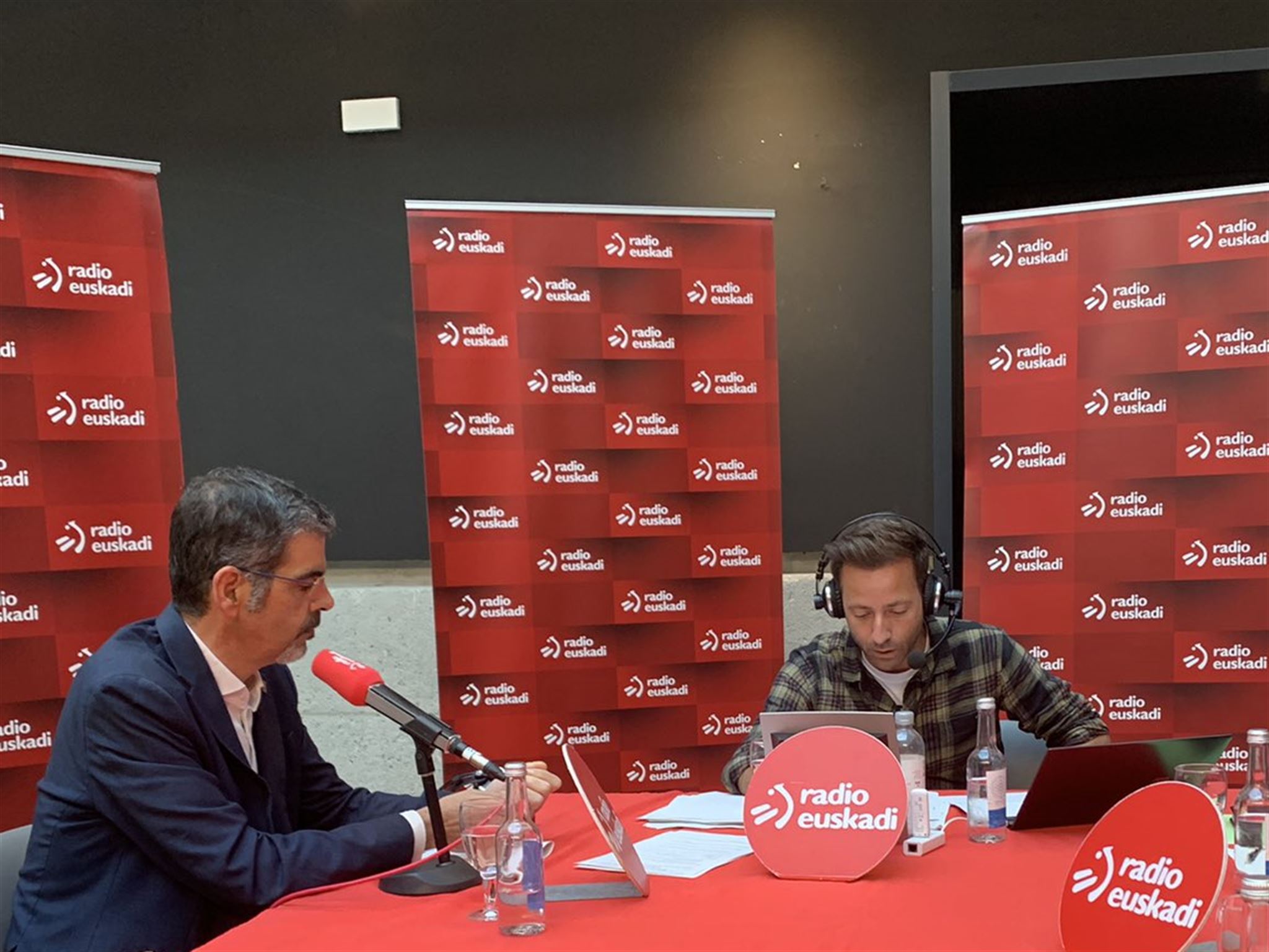 Eneko Goia junto a Xabier García Ramsden