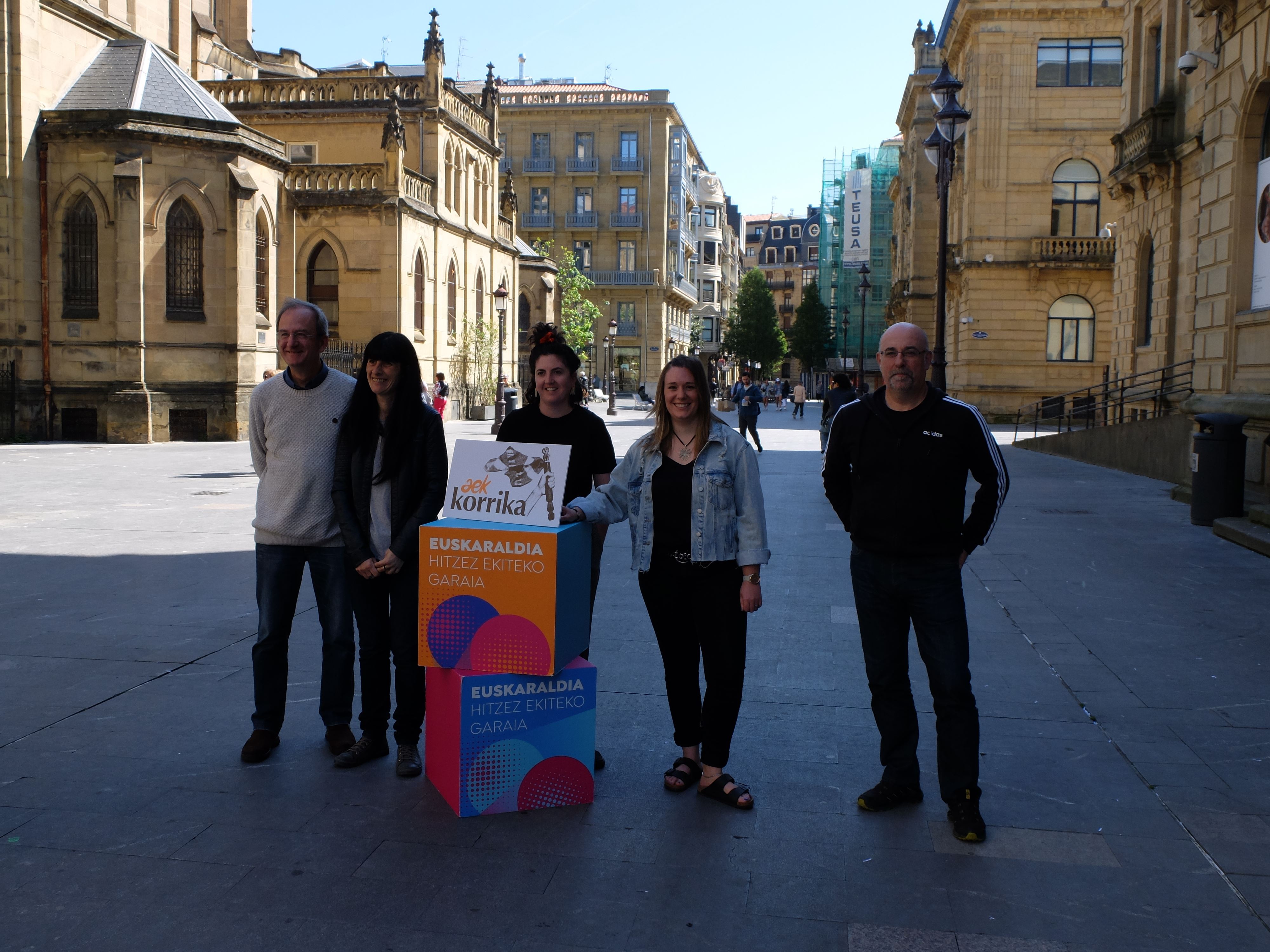 Korrikako eta Euskaraldiko ordezkariak, gaur, Donostian.