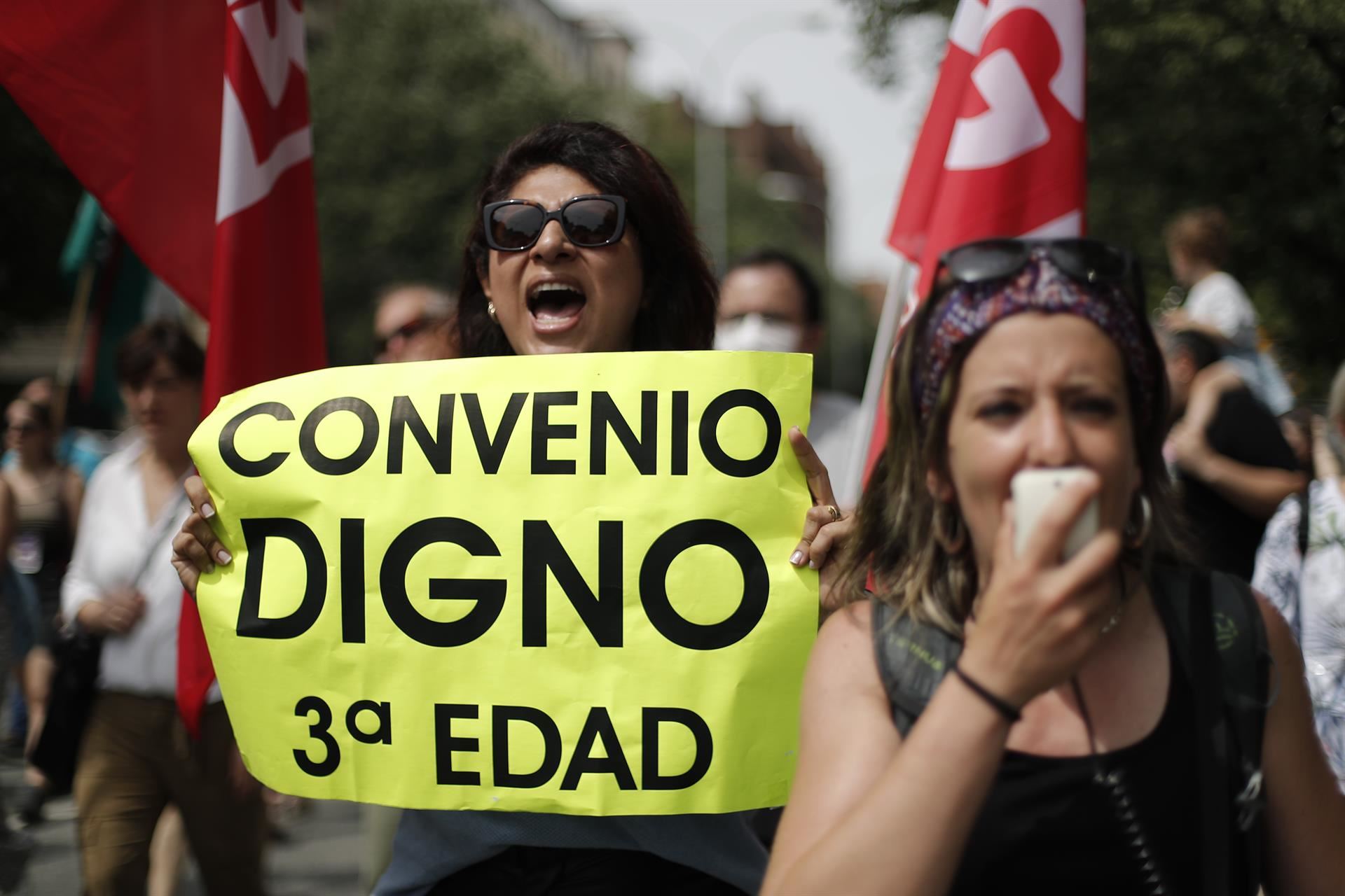 Han realizado una manifestación por las principales calles de Pamplona. Foto: EFE.