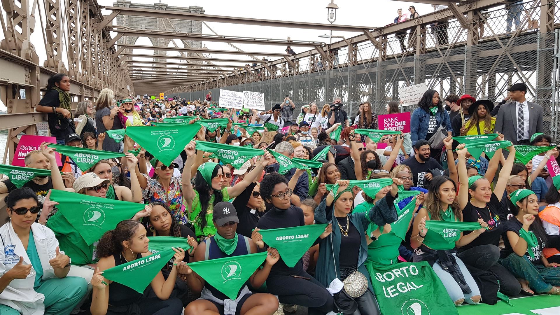 aborto eskubidearen aldeko manifestazio jendetsua new yorken estatu batuak efe