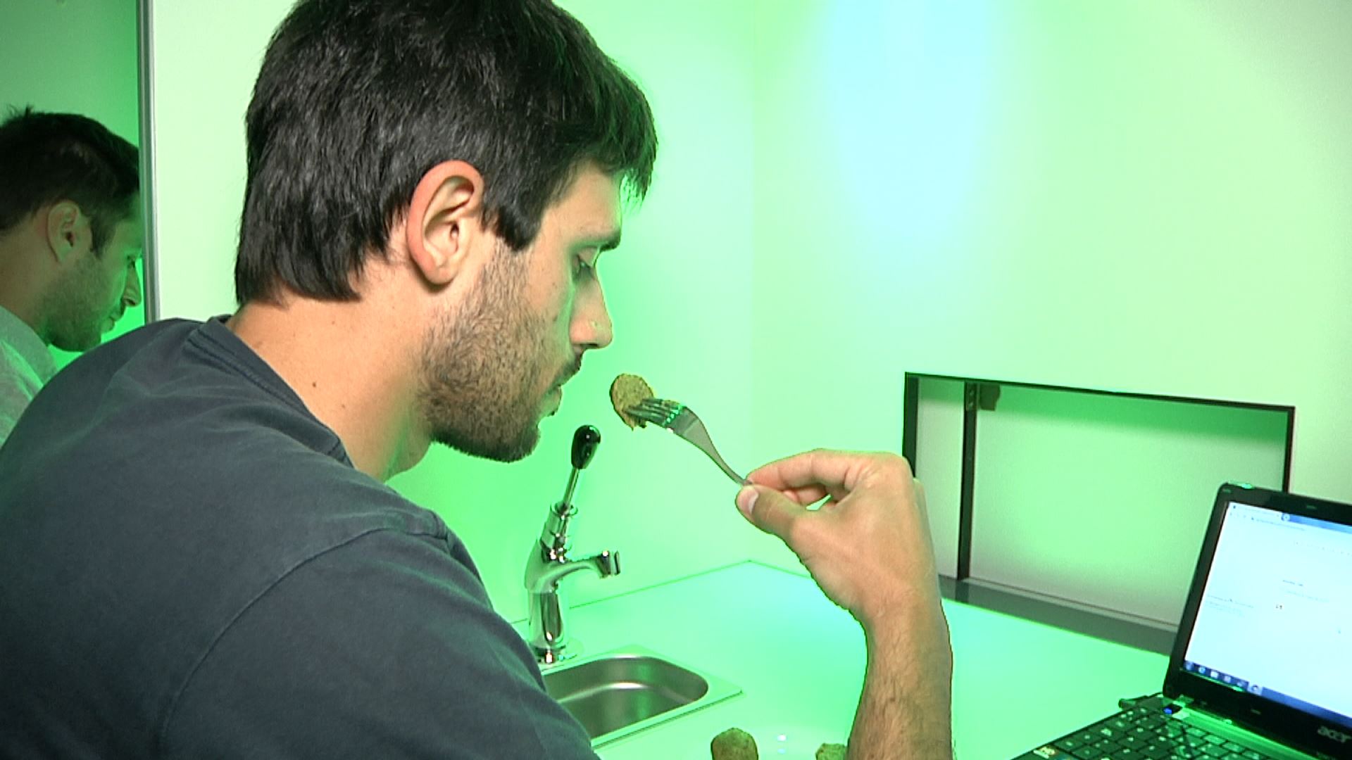 AZTI, ikerketa gunean, dastaketak