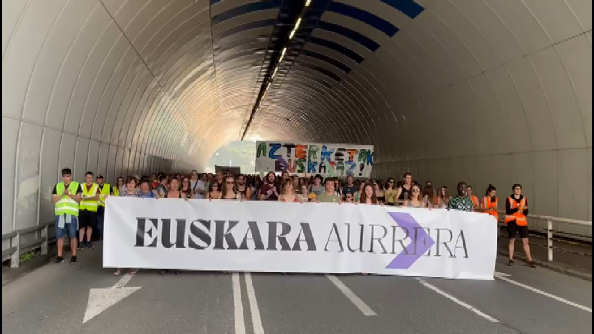 20220521174907_euskara-aurrera-manifestazioa-donostian_