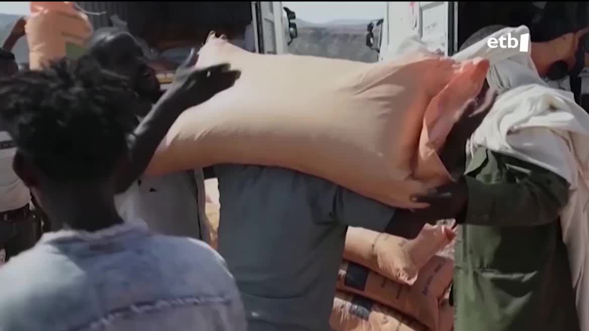 Ukrainako gerrak elikagai-krisia eragin du. Portuak blokeatuta daude, eta, ondorioz, zerealak bertan daude pilatuta. Ukrainak eta Errusiak arazoari irtenbide bat bilatzen duten bitartean, prezioen garestitzea eragin du herrialde garatuetan; txiroenetan, aldiz, elikagaien eskasia.