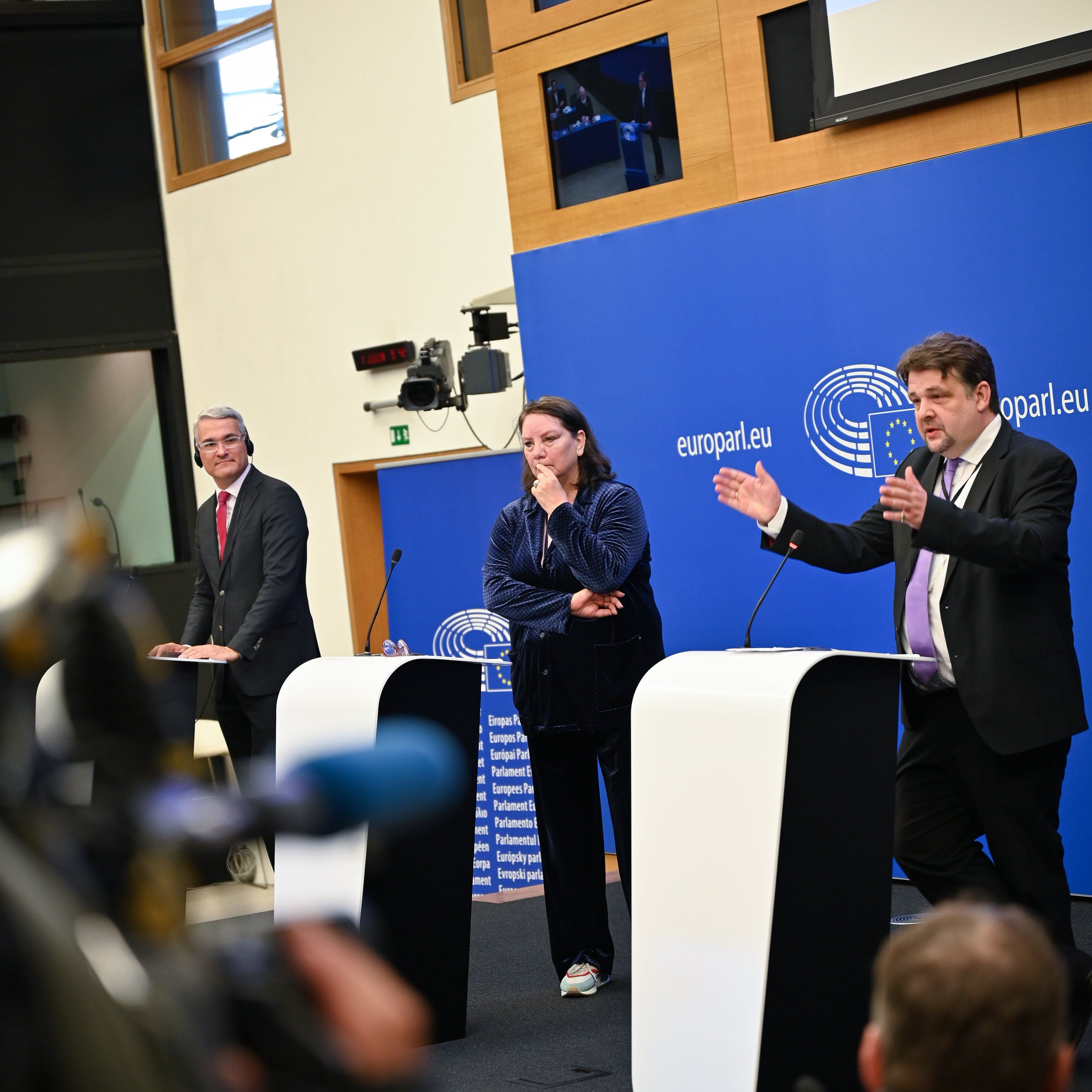 Representantes del equipo negociador del acuerdo, hoy en el Parlamento Europeo.