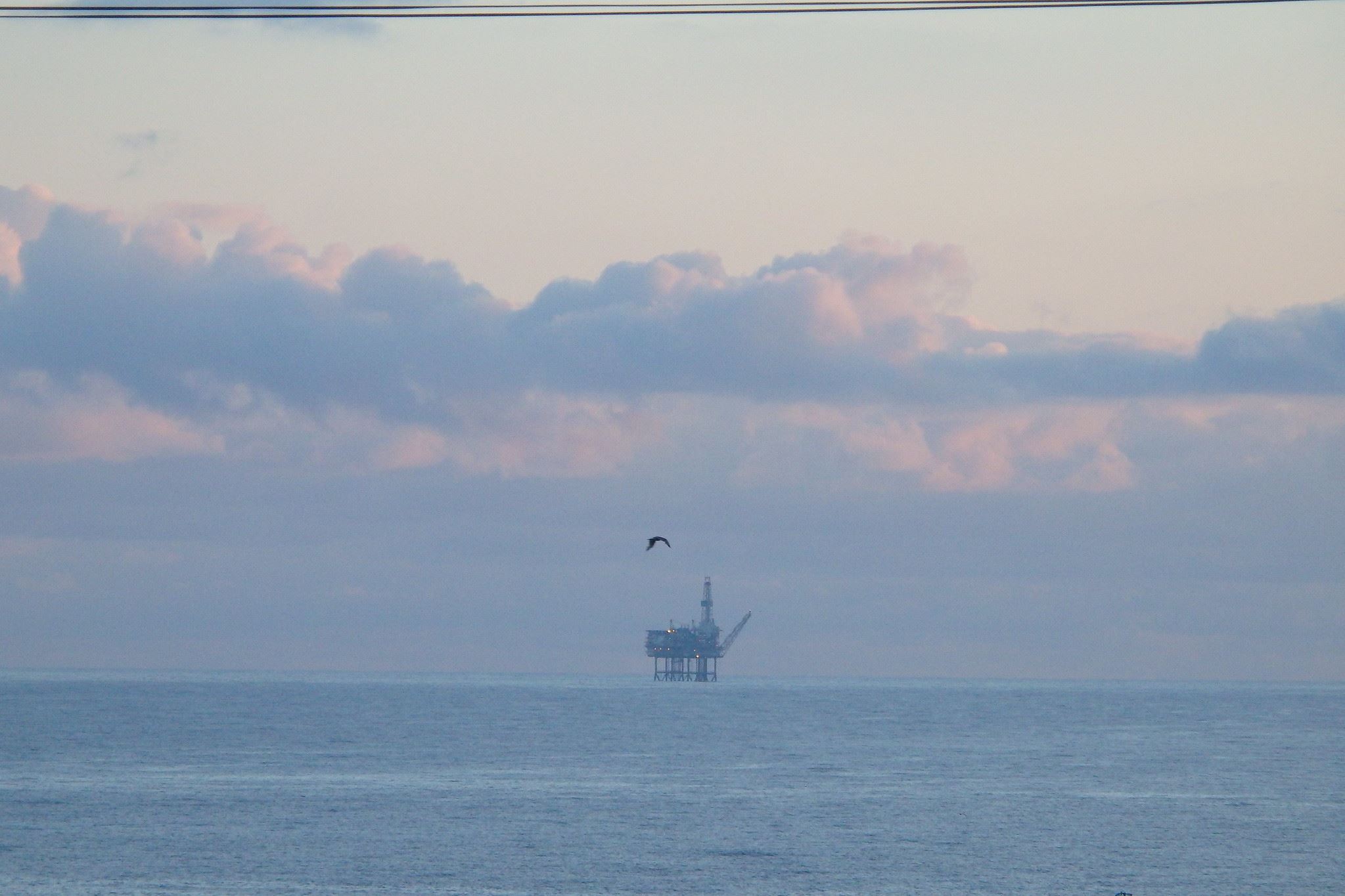 Bermeo parean, Kantauri itsasoaren uretan, dago Gaviota plataforma.