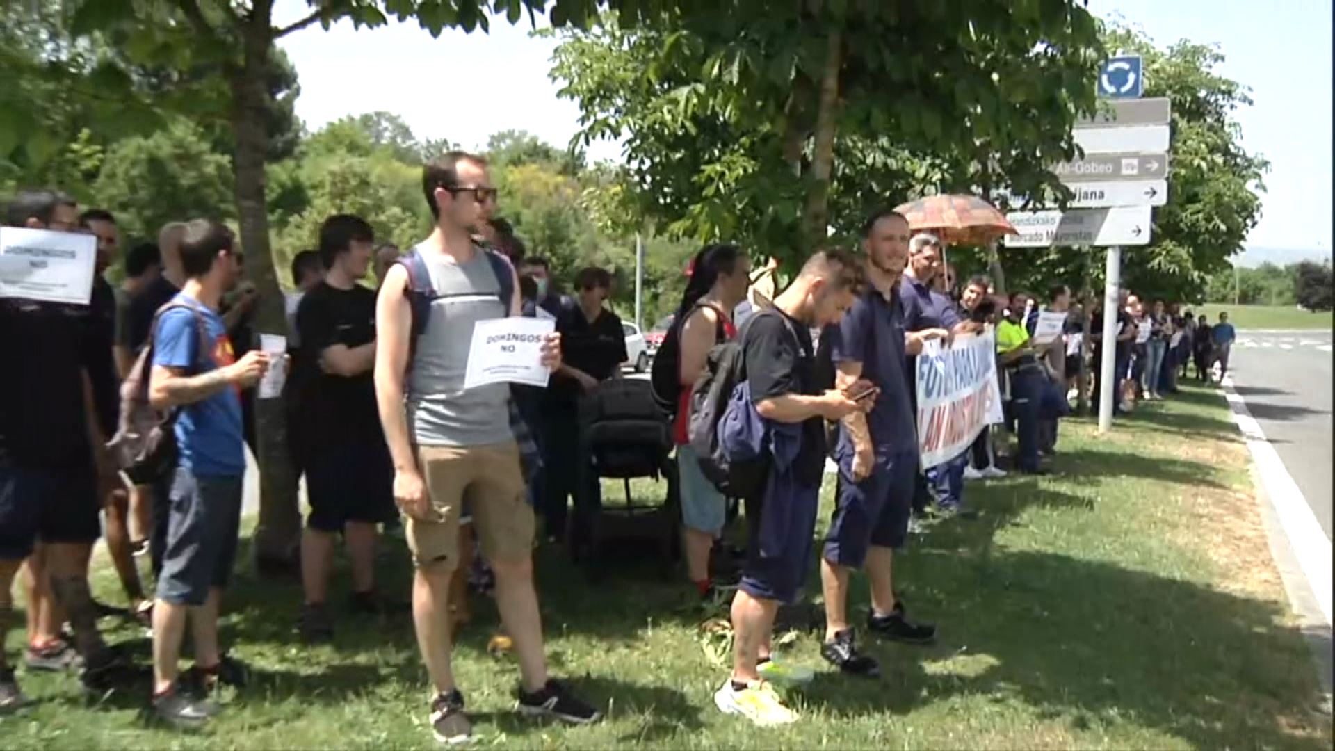 Protesta de los trabajadores de Mercedes. Imagen: EITB Media