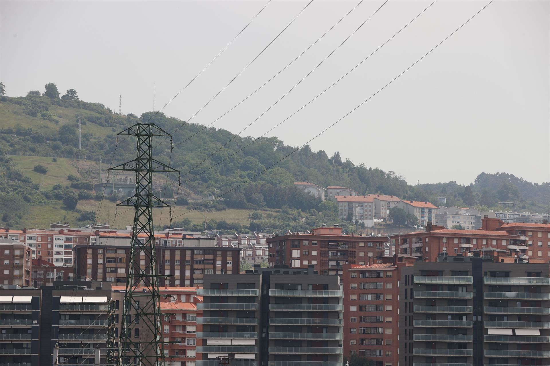 TORRE-BILBAO-LUZ-EFE.JPG