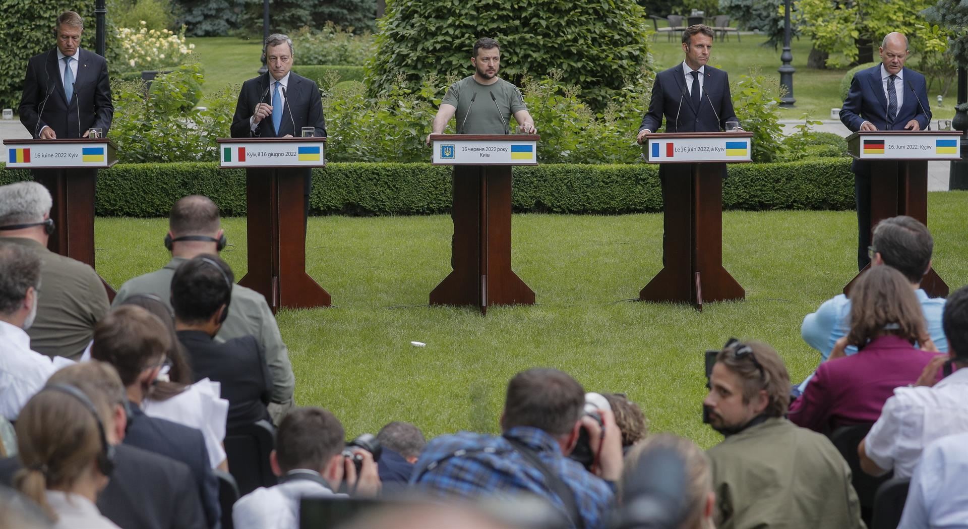 Klaus Iohannis, Mario Draghi, Volodimir Zelenski, Emmanuel Macron y Olaf Scholz en Kiev. Foto: EFE