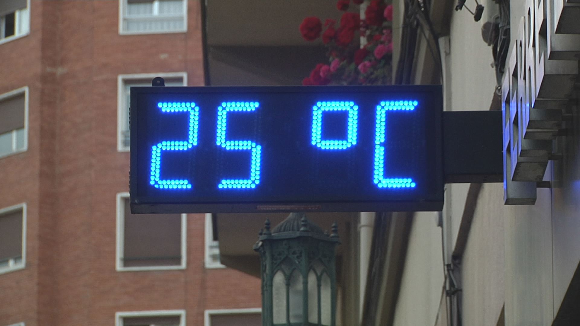 Vitoria-Gasteiz, esta mañana. Imagen obtenida de un vídeo de EITB Media.