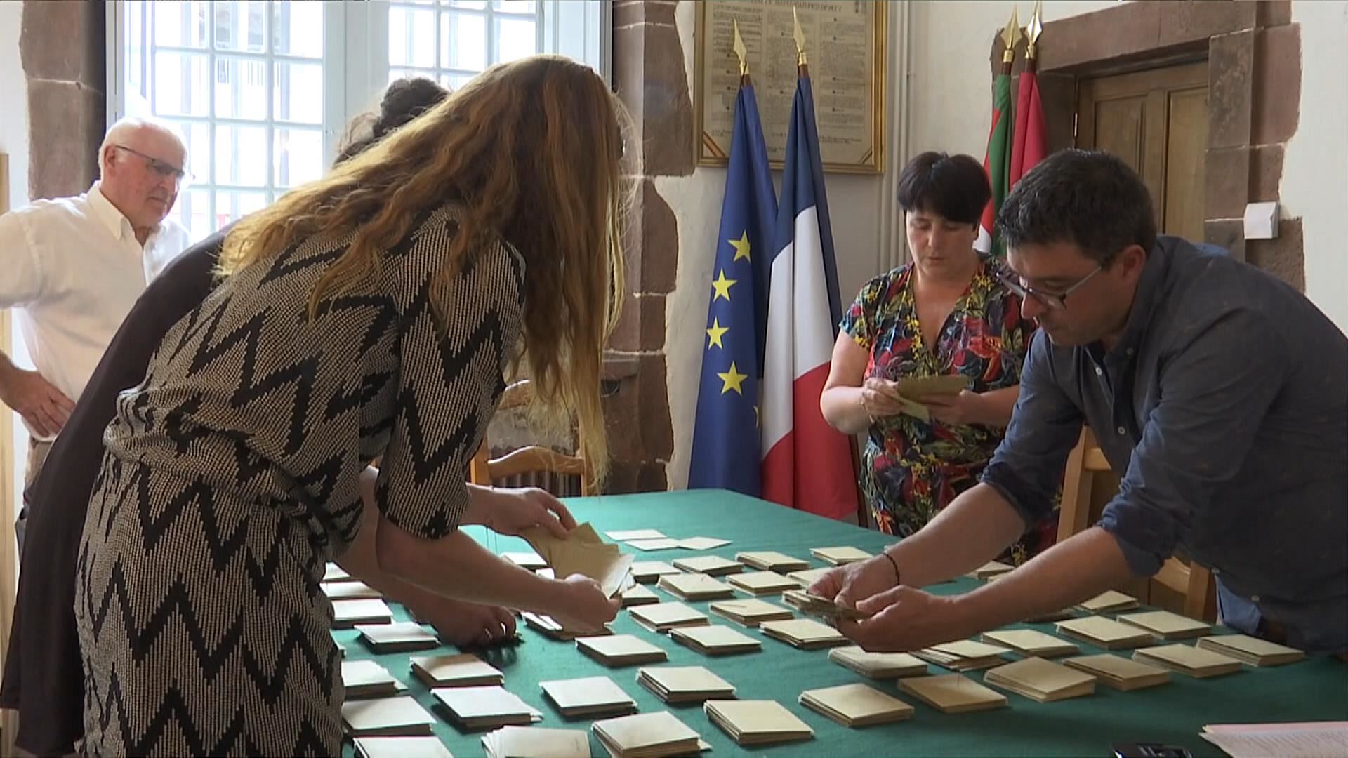 Gaurko hauteskundeen prestaketa.