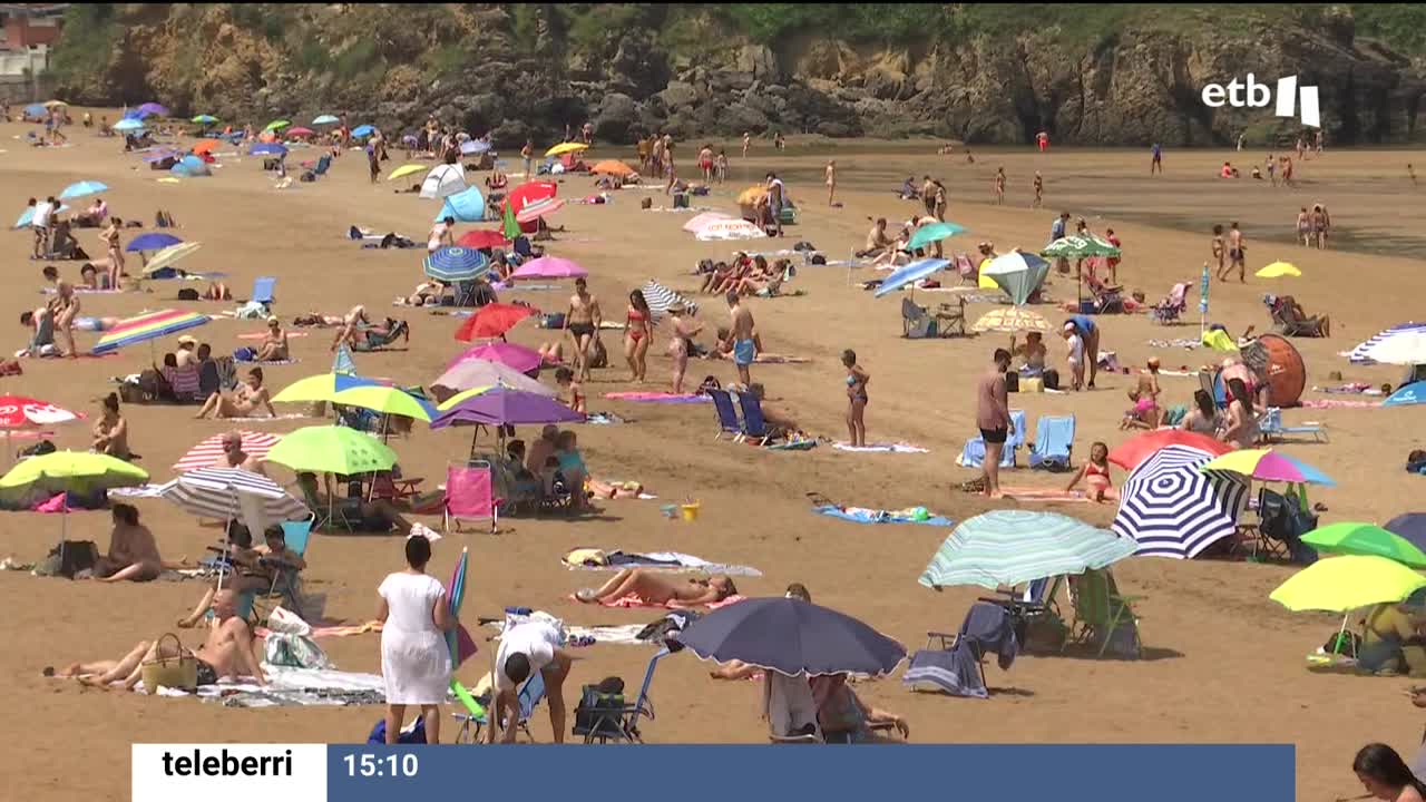 Hay tres avisos en vigor: dos por calor extremo, y otro más por riesgo de incendios forestales en el interior.