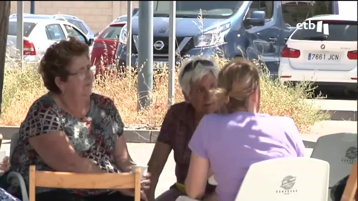 Ha ocurrido a las 06:00 horas de este domingo. Muchas personas han pasado la noche trabajando para intentar salvar los cultuvos de cereal y los viñedos.