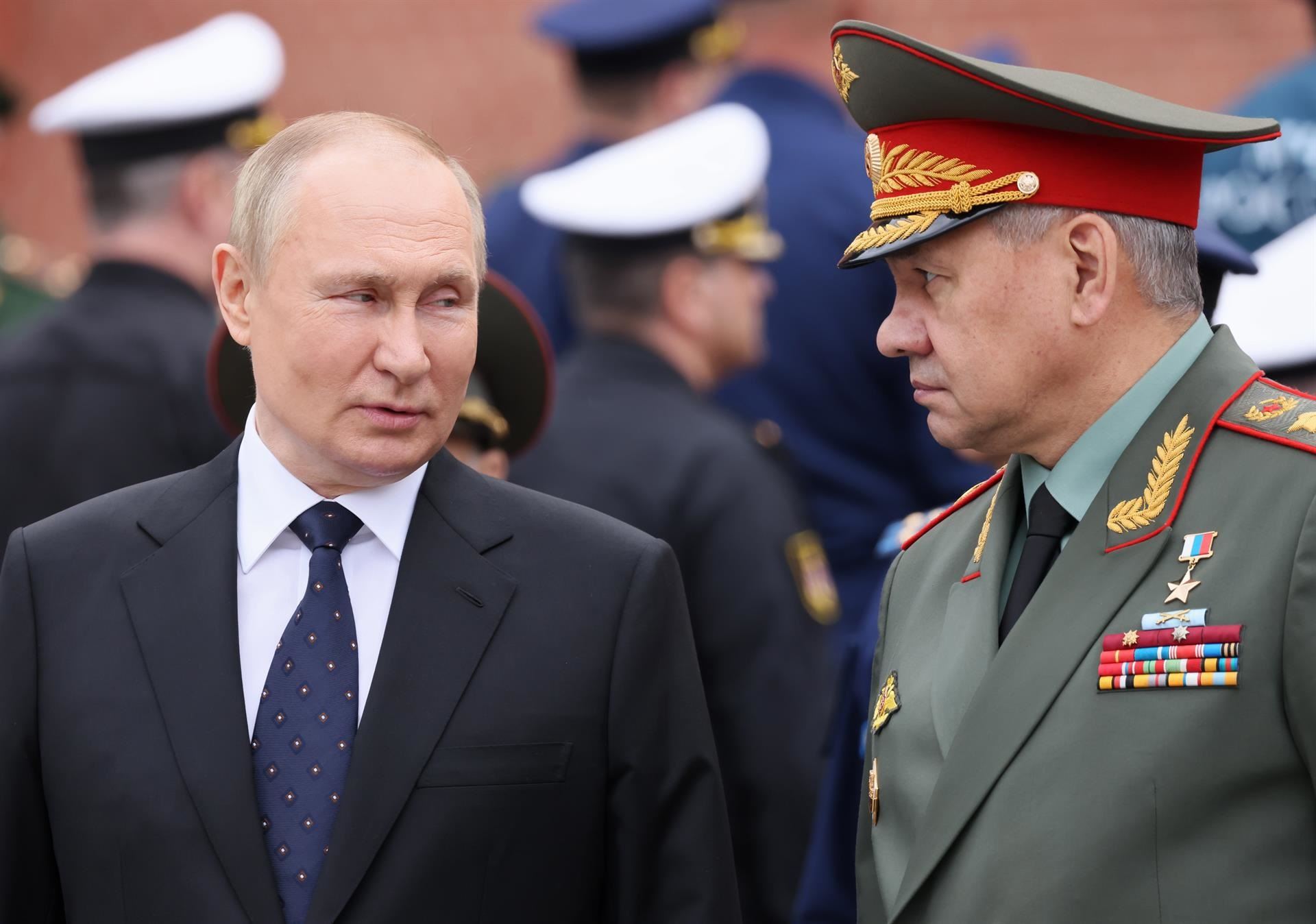 El presidente ruso, Vladimir Putin, y el ministro de Defensa, Sergei Shoigu. Foto: EFE