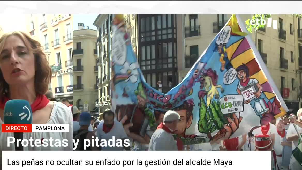 La "nefasta" gestión del alcalde de Pamplona, Enrique Maya, ha provocado hoy movilizaciones multitudinarias en medio de los sanfermines. A las 22:30 de la noche, además, se realizará una pitada frente al Ayuntamiento.