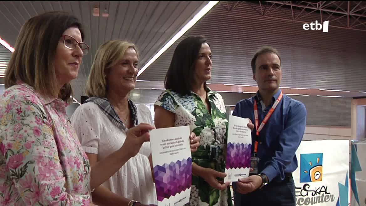 Protokoloaren aurkezpena. EITB Mediaren bideo batetik ateratako irudia.