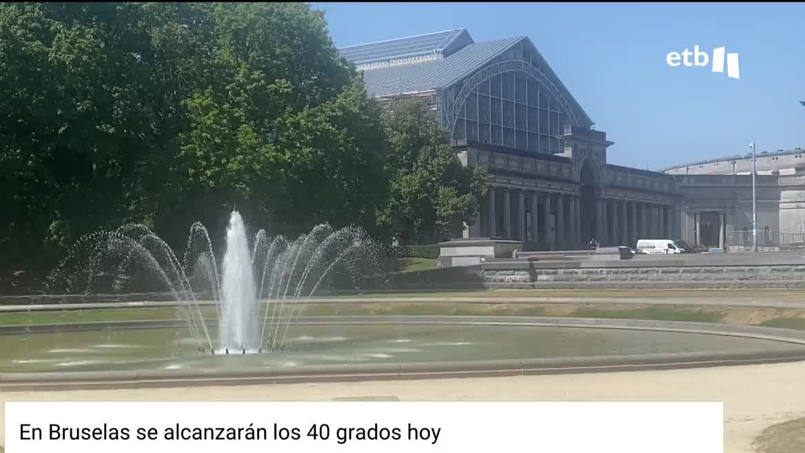 El aeropuerto de Heathrow, en Londres, ha registrado 40,2 grados, récord en su historia, y las autoridades, en Londres, aconsejan no viajar o, en caso de hacerlo, siempre llevar un botellín de agua.