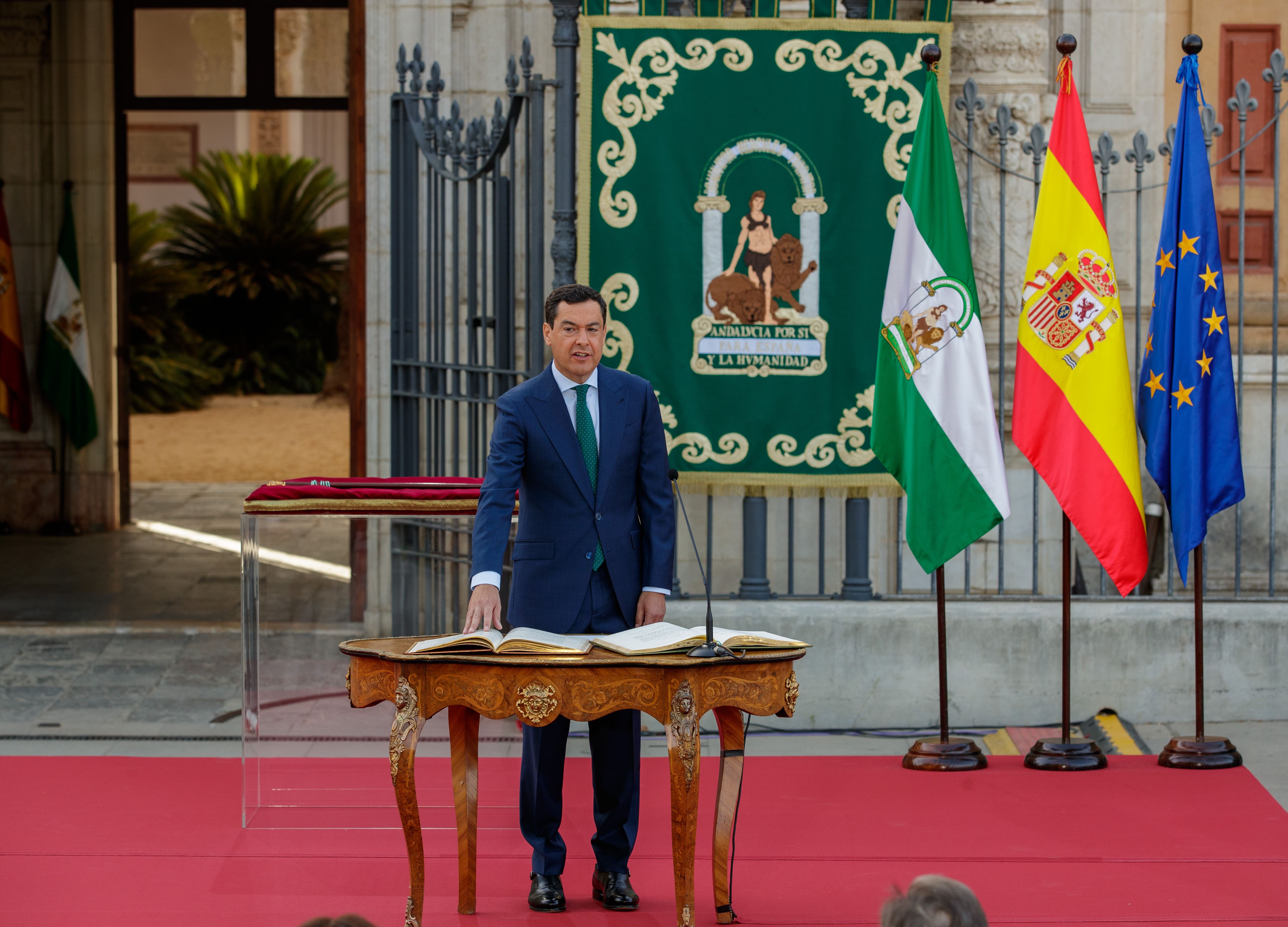 El líder del PP en la toma de posesión de este sábado. Foto: Cuenta de Twitter de Juanma Moreno.