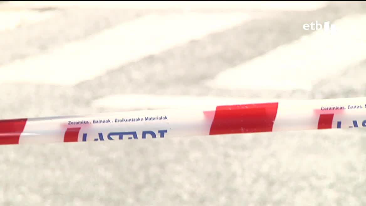 El varón, que presenta una herida por arma blanca, ha sido trasladado al Hospital Universitario de Navarra. La Policía Foral ha detenido a un joven de 19 años, acusado de un delito de lesión.