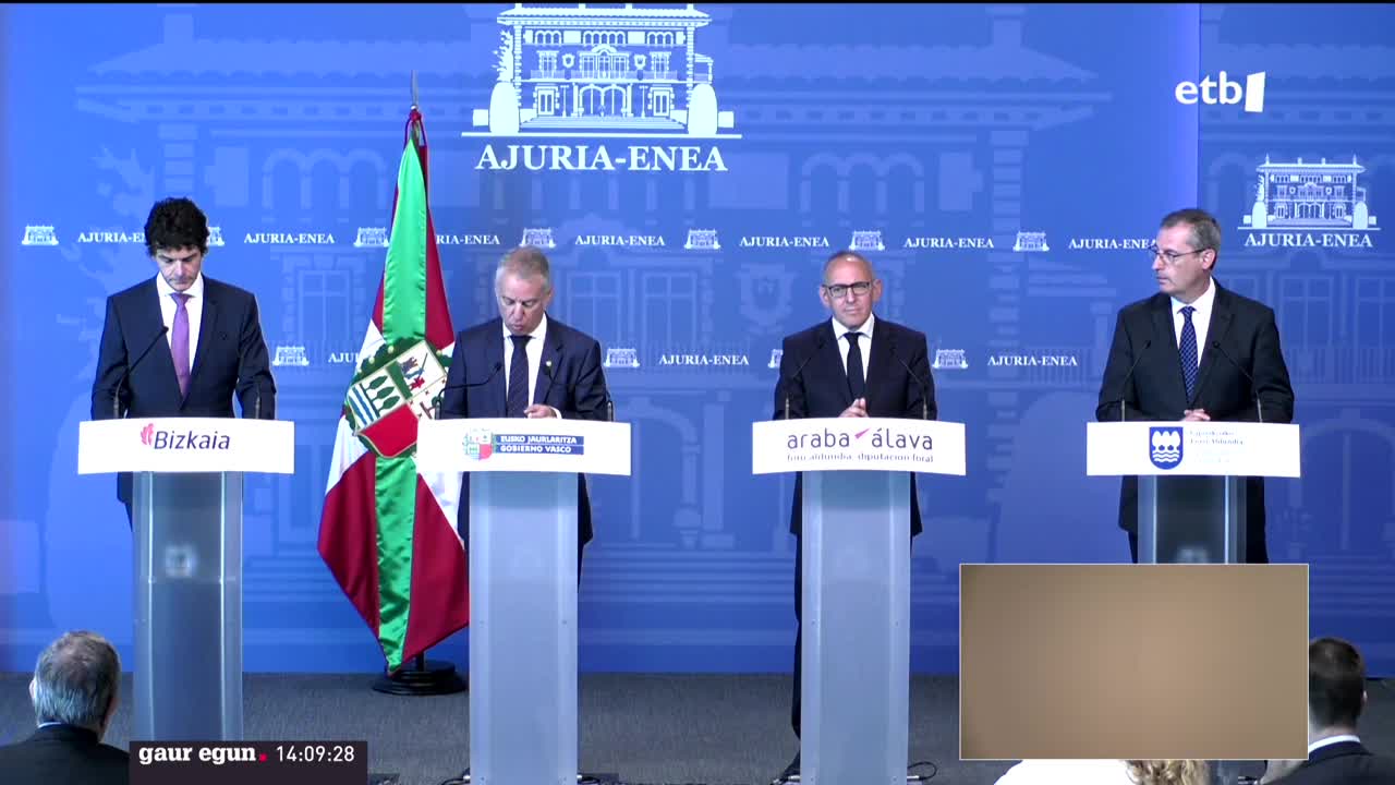 Lehendakaria eta ahaldun nagusiak prentsaurrekoan