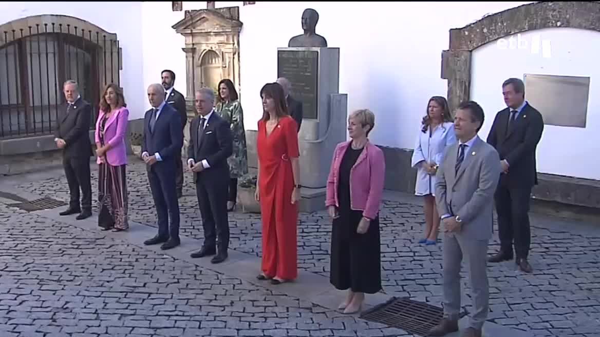 Tras las palabras de Sánchez dejando en el aire algunas transferencias pendientes, el Gobierno Vasco ha pedido explicaciones a la ministra de Ordenación del Territorio. Isabel Rodríguez se ha reunido este viernes con la consejera Olatz Garamendi.